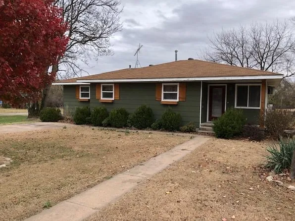 712 N Elm St, Peabody, KS 66866