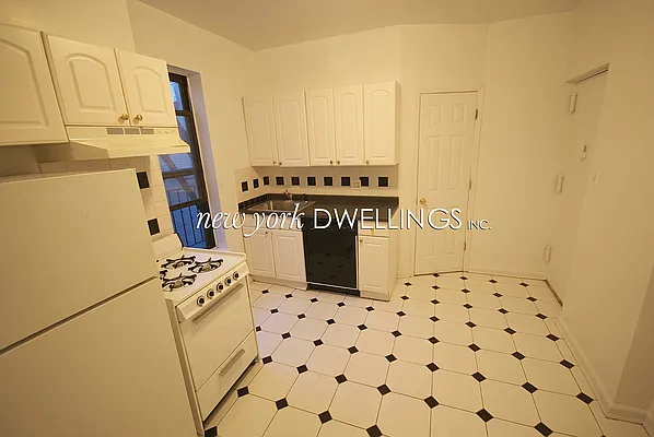 Rented by New York Dwellings LLC | media 10