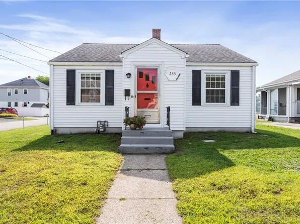 253 Baxter St, Pawtucket, RI 02861
