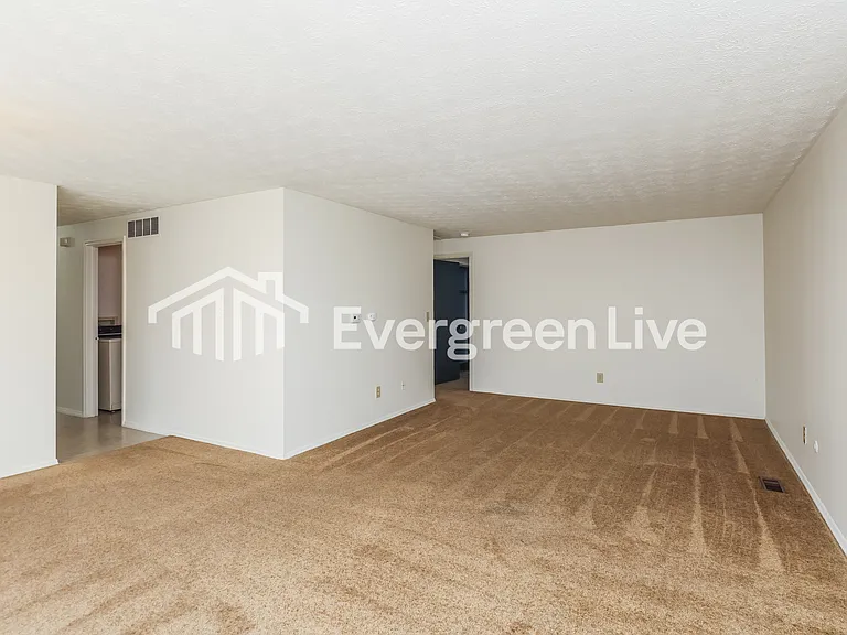 8676 Belle Chase Dr — Photo 3