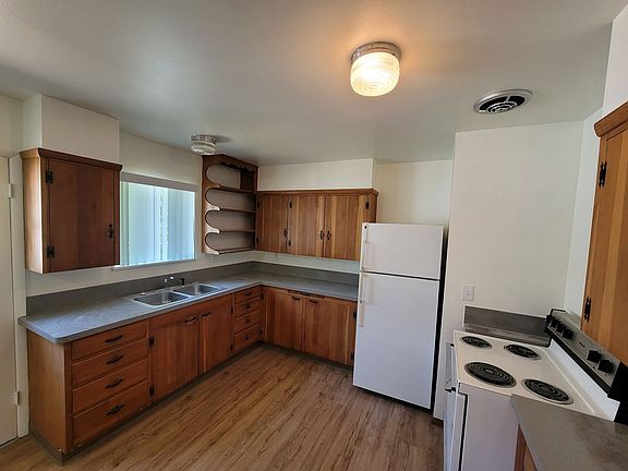 3rd image of 1628 Cedar St #0