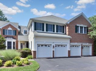 105 Fieldstone Ter, Wyckoff, NJ 07481
