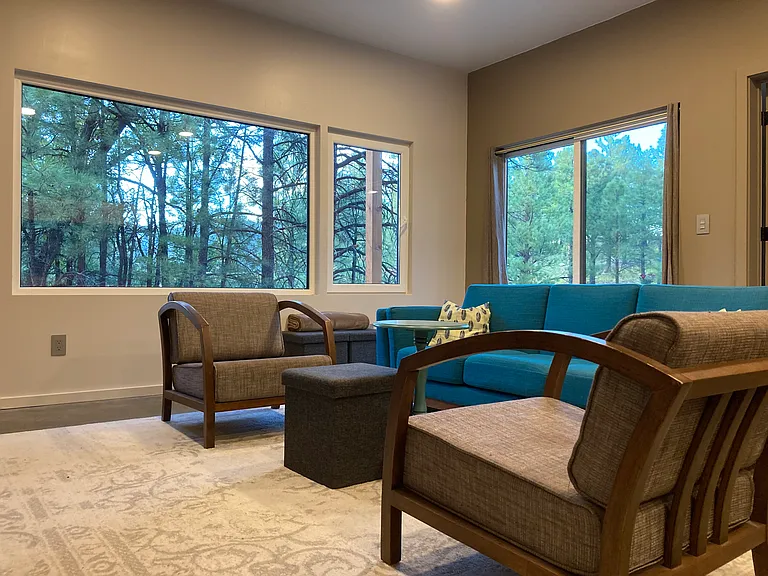1070 N Amberwood St #B — Photo 3