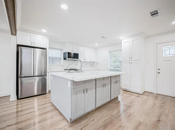 1739 Nocturne Ln, Houston, TX 77043