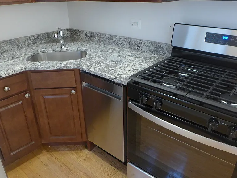 Cleveland Apartments — Photo 24