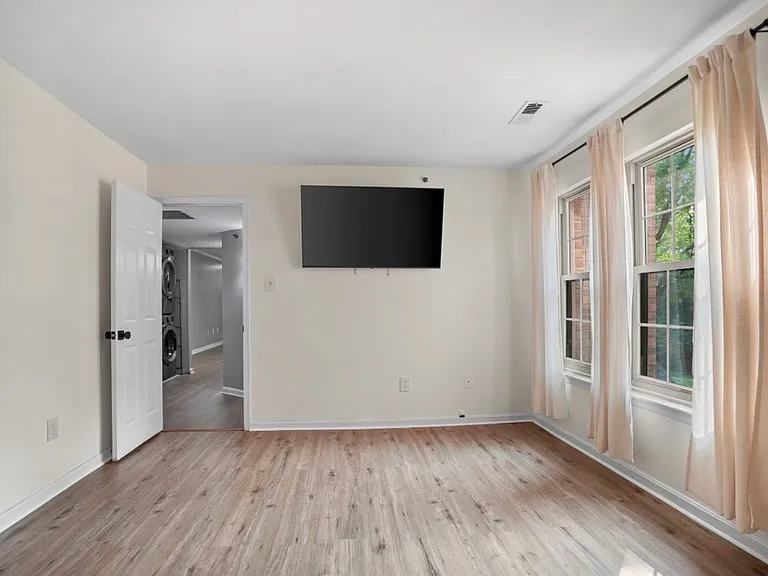4 Cedar Valley Pl #202 — Photo 16