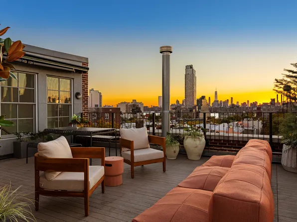 155 Noble Street image 10 of 22