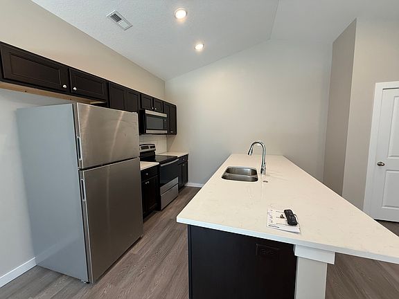4th image of 5165 N Cypress St #5165