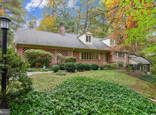 9125 Aldershot Dr, Bethesda, MD