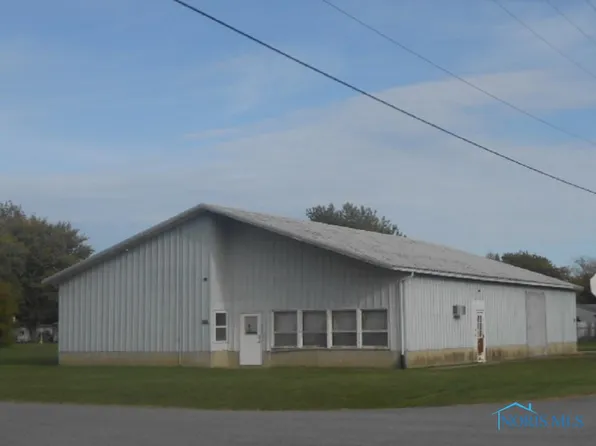 638 W Mulberry St, Deshler, OH 43516