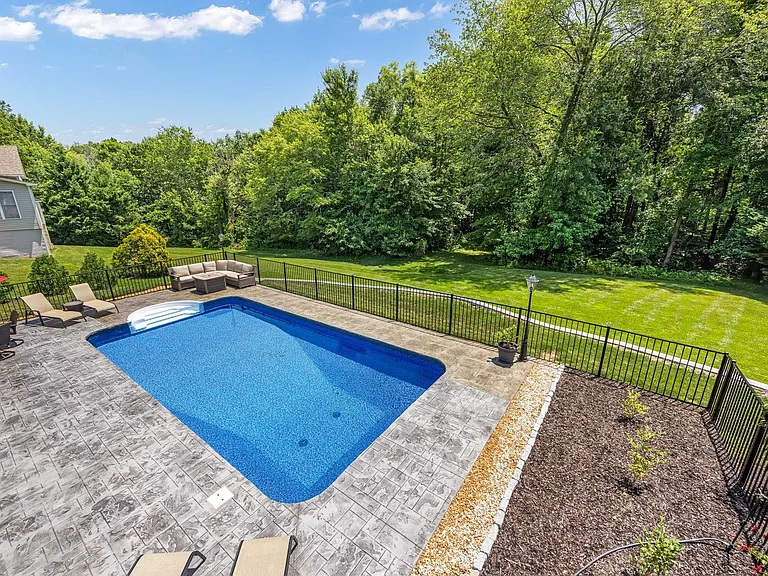 26 Kirby Ln — Photo 38