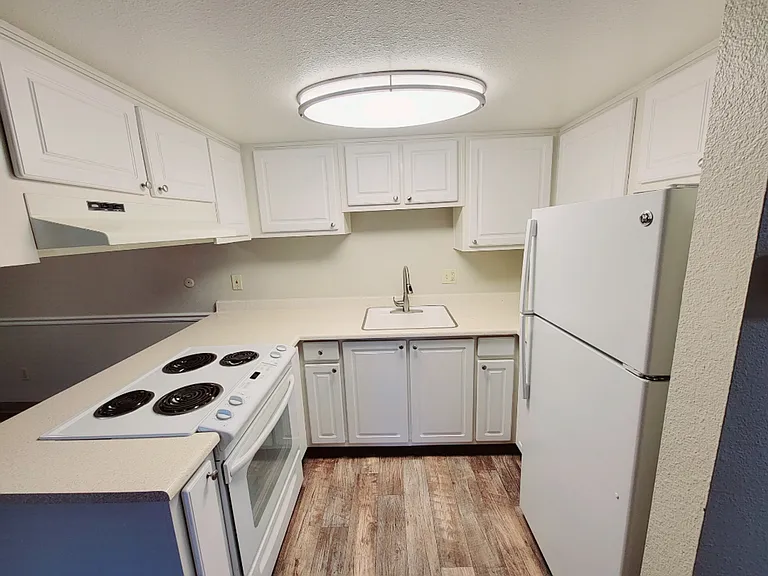 Northridge Terrace Apartments ~ A Hidden Gem! — Photo 38