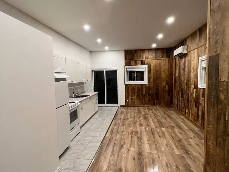 16632 York Durham Line #GARAGE — Photo 12