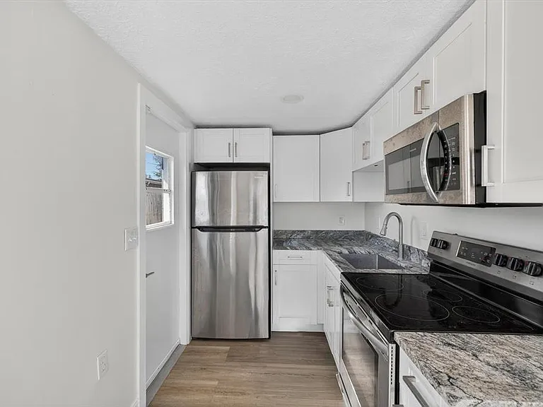 5409 Oceanic Rd — Photo 26