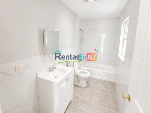 690 Summer Ave #4, Newark, NJ 07104