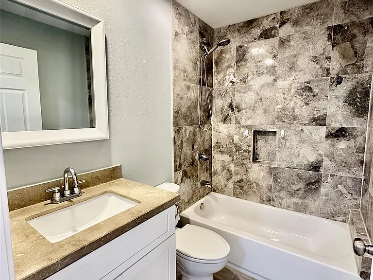 12625 Memorial Dr #20 — Photo 16