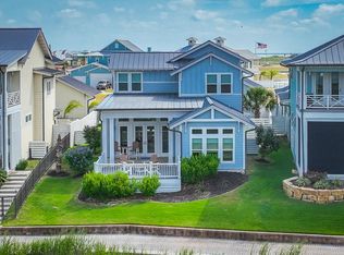 130 Reserve Ln, Rockport, TX 78382