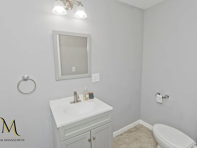 653 Belmont Ave — Photo 22