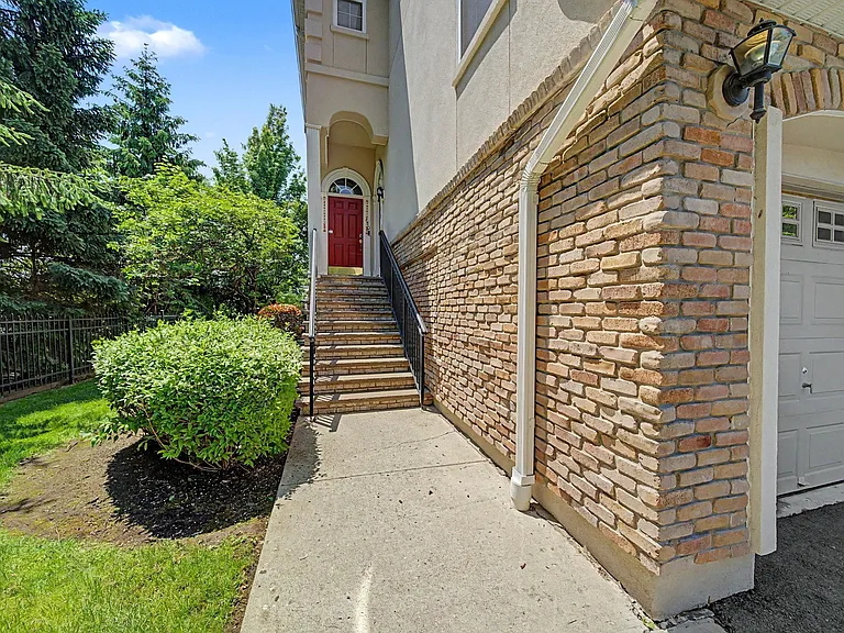 180 Blue Heron Dr #180 — Photo 32