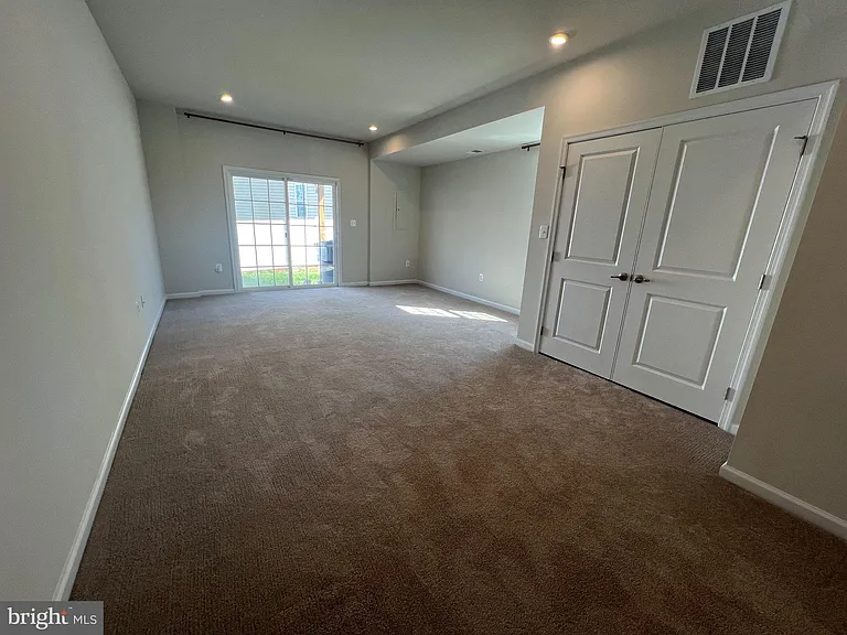 526 River Rd — Photo 8