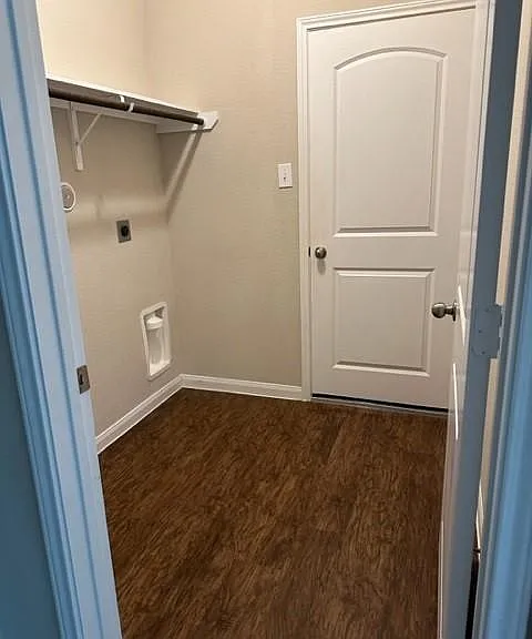 909 Jefferson Ave — Photo 3