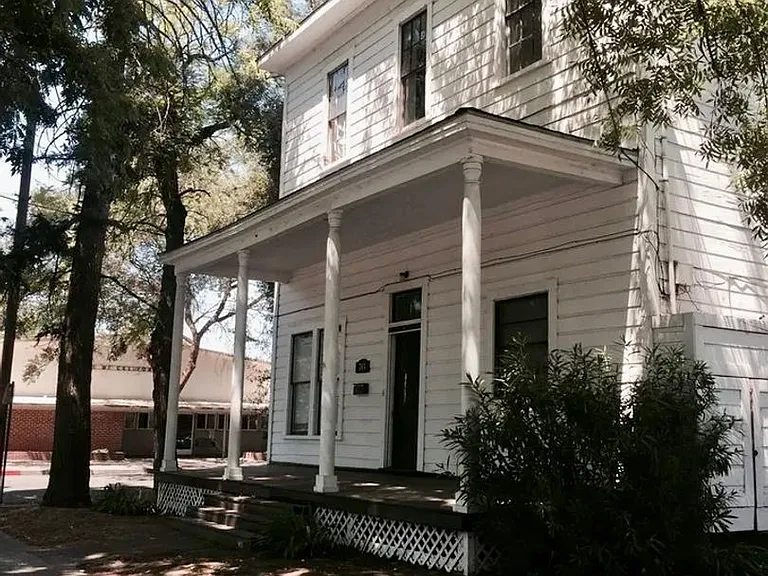 703 Salem St — Photo 6