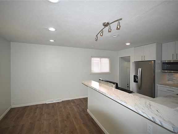5th image of 5706 Garfield Ave