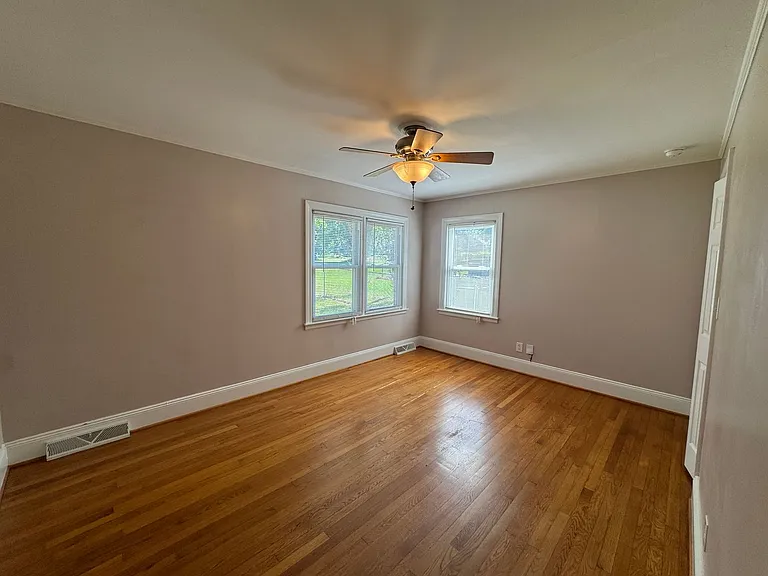 108 Morris Ave — Photo 10