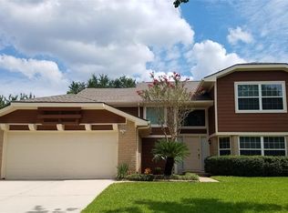 2207 Brook View Ln, Sugar Land, TX 77479