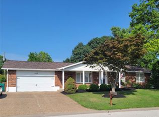 914 Fox Hill Rd, Saint Charles, MO 63301