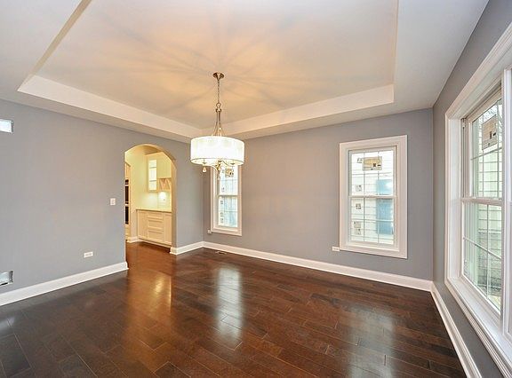 4th image of 902 N Beverly Ln