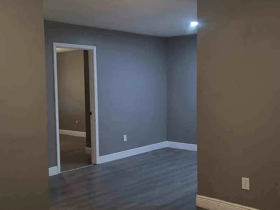 301 W 11th Ave
