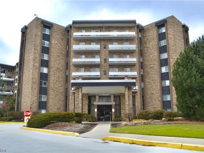 2202 Acacia Park Dr APT 2308, Lyndhurst, OH, 44124