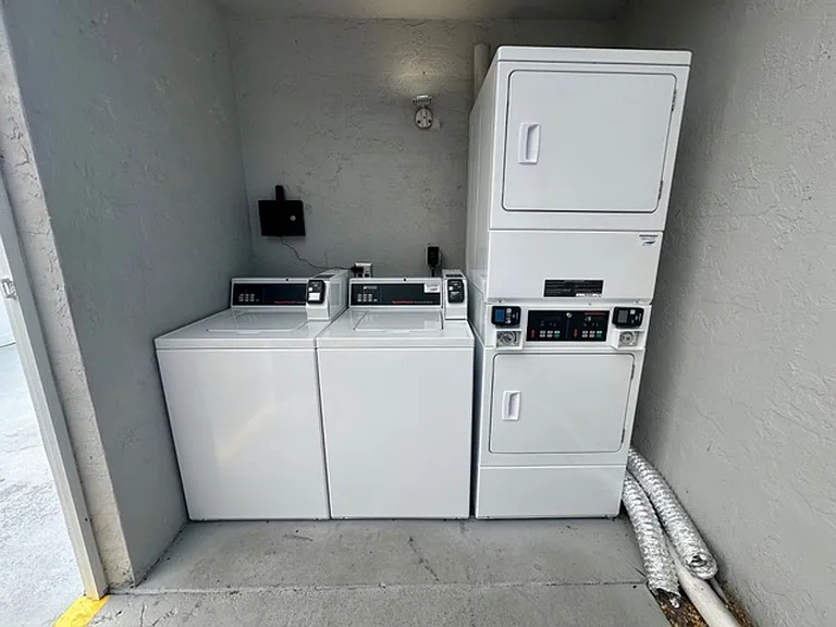 Phillippi Square Apartments — Photo 18