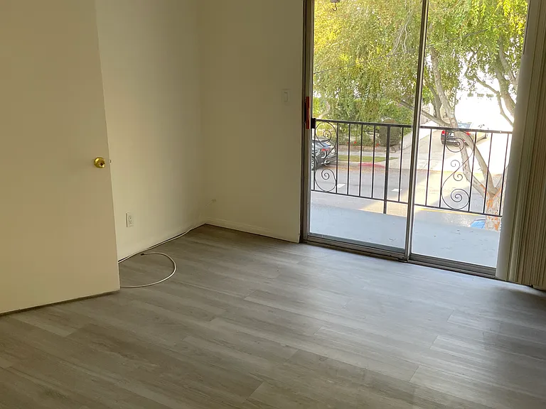 519 Francisca Ave #1 — Photo 8