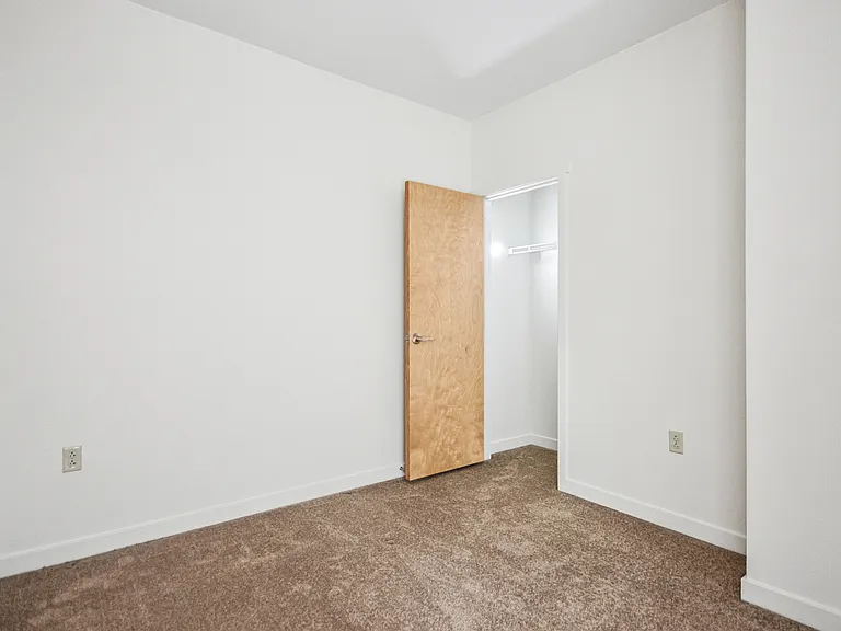 1032 Hope Street Apartments — Photo 19