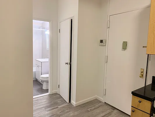 Rented by Avenues Real Estate | media 20