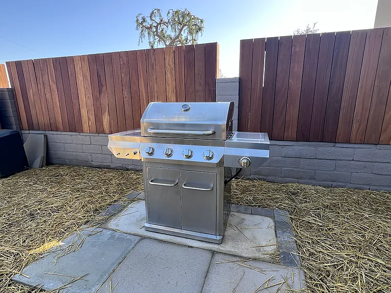 3547 E Green St #A — Photo 24