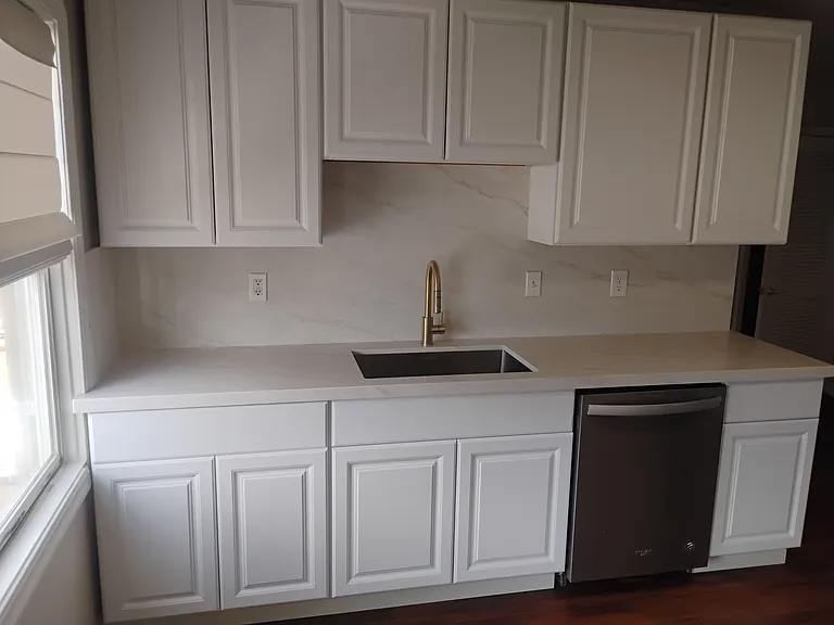 2042 Jackson Ave — Photo 11