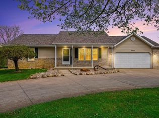 21025 Rivers Edge Dr, Goshen, IN 46528
