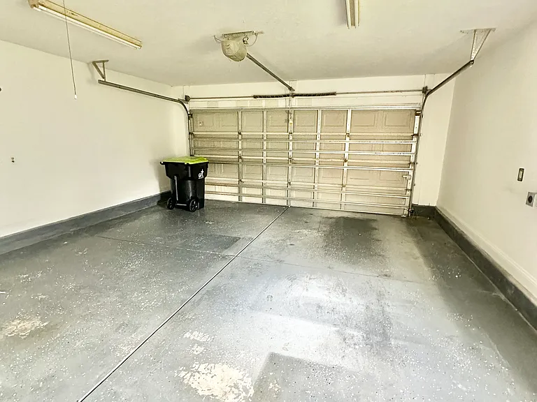 405 Vintage Cir — Photo 18
