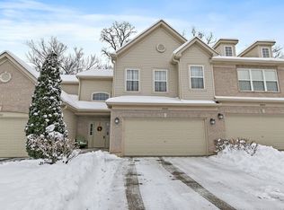 2813 Granite Ct, Prairie Grove, IL 60012