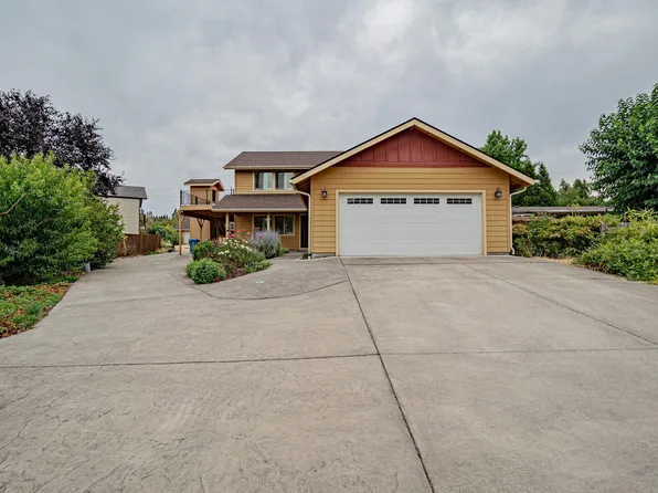 2617 SW Florer Dr, Grants Pass, OR 97527