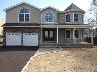 2192 Camp Ave, Merrick, NY 11566