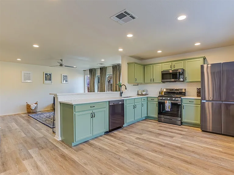 5516 Rayburn Ln — Photo 6