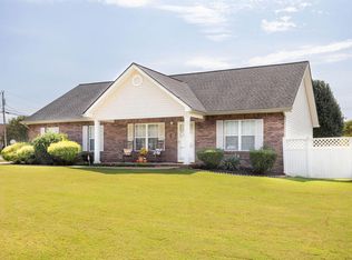 546 Colony Cir, Fort Oglethorpe, GA 30742