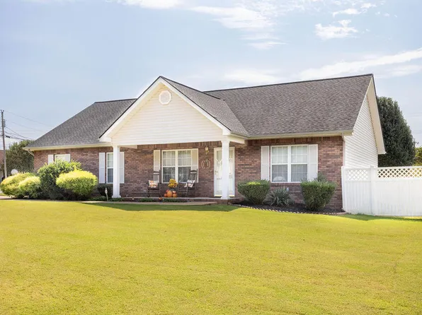 546 Colony Cir, Fort Oglethorpe, GA 30742