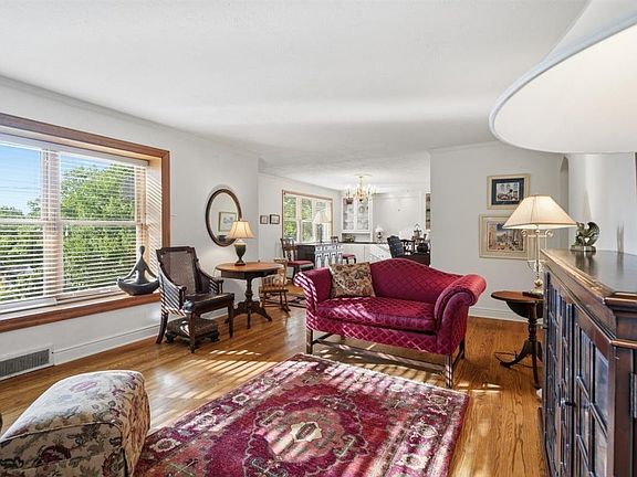 4th image of 401 Neulon Ave