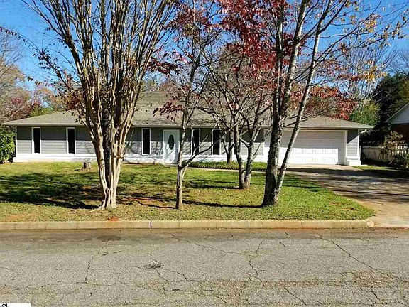 2nd image of 3 Riverwood Ct