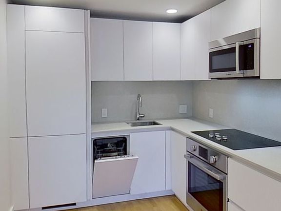 4th image of 336 Harvard St